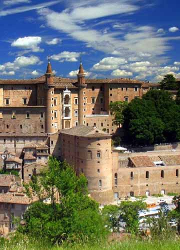 URBINO - SANT’ANGELO IN VADO - CASCATA DEL SASSO - PIANDIMELETO